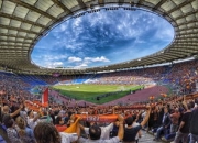 棋牌游戏-英格兰鏖战瓦伦西亚，阿拉巴三分雨点燃全场