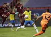 开云棋牌APP-皇马主场惨败，赛季前景堪忧