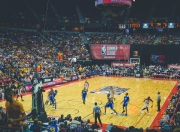 棋牌游戏-铁血蓝黑启示录，当NBA季后赛的窒息防守遇见国际米兰的战术锁链