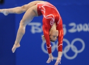 开云棋牌-伦纳德焦点战封神，活塞争冠战击溃猛龙显冠军相