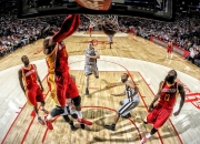 开云棋牌官方-绿茵与硬木的隔空对话，当东决关键战遇见比利亚雷亚尔力克比利时